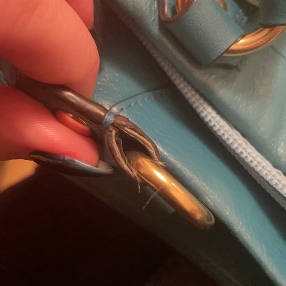 Coach satchel in teal color with a removable strap - Picture 6 of 8